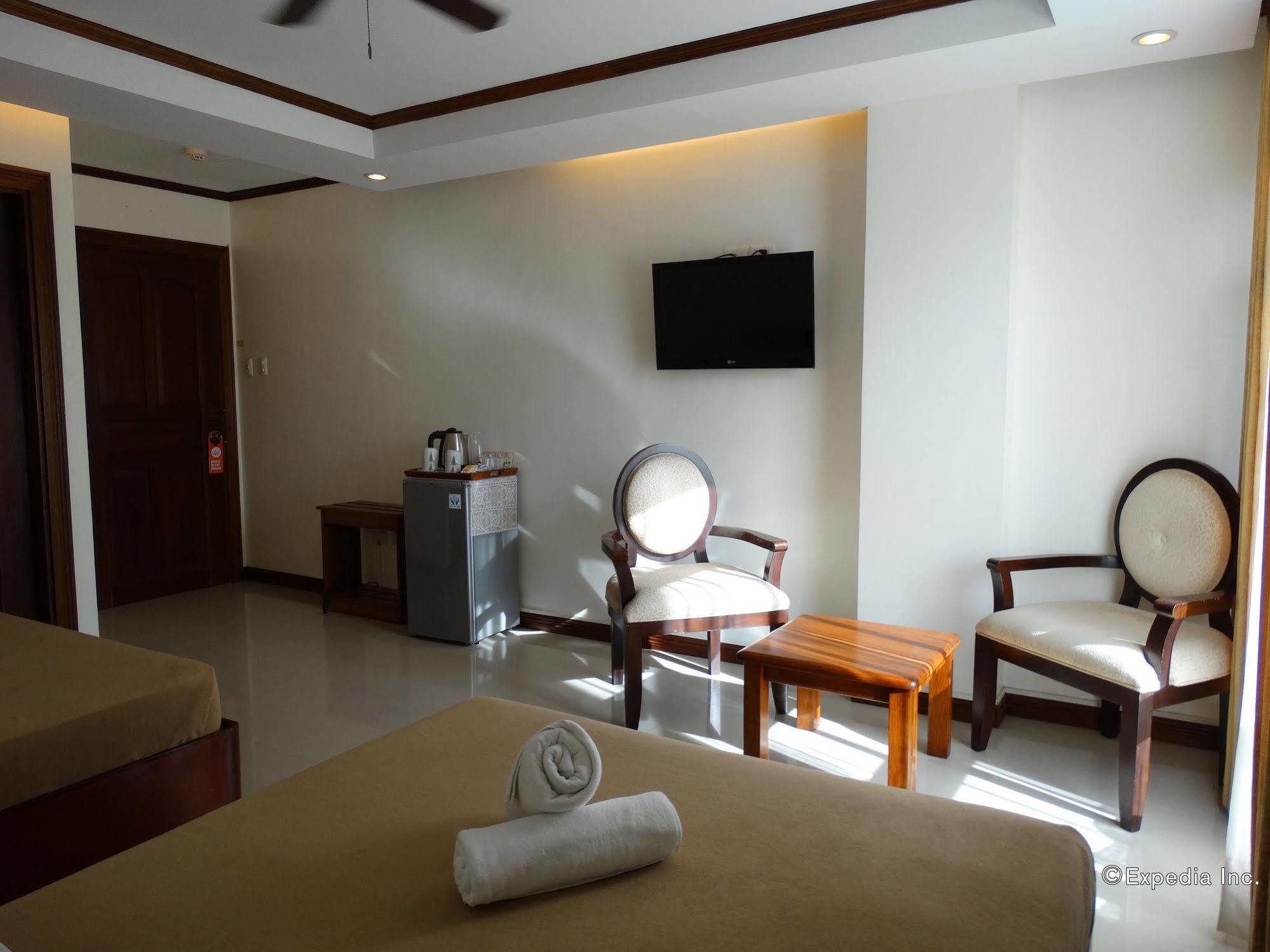 Ipil Suites Puerto Princesa Exteriör bild